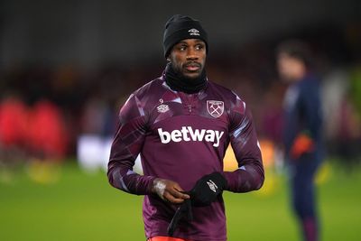 Michail Antonio told West Ham future by David Moyes