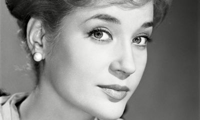 Sylvia Syms, prolific British actor, dies aged 89