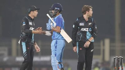 India vs New Zealand, 1st T20I Highlights: Spinners 'choke' India as New Zealand take a 1-0 lead with 21-run victory