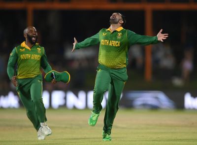 Jason Roy heroics in vain as England slip to defeat in South Africa