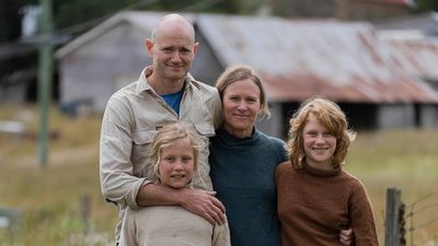 Tasmanian 'angry farmer' looks to boost school literacy levels after education system disillusionment