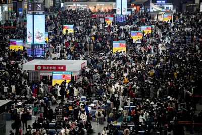 Lunar New Year trips jump 74% in China