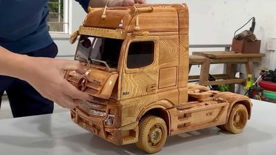 Mercedes‑Benz Actros Wooden Replica Created To Welcome New Year