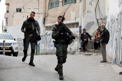 Israel promises swift response to synagogue shooting