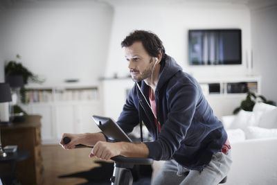 These A.I.-powered fitness devices can make your at-home workouts more effective