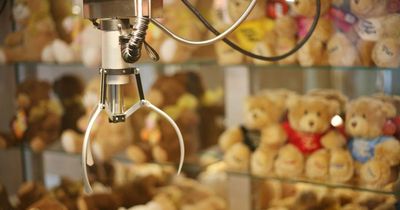 Claw machine expert shares little-known hack for winning every time