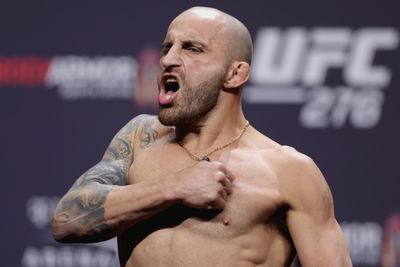 Alexander Volkanovski now ‘twice as strong’ with bulk up to 155: ‘I’m like an absolute brick wall’