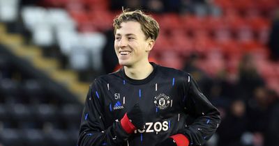 Manchester United youngster Charlie Savage sent loan move message by dad Robbie