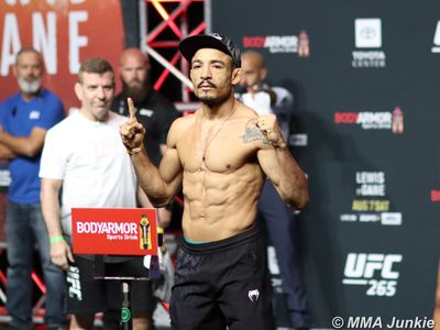 Former UFC champion Jose Aldo set for pro boxing debut in February