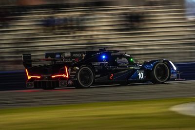 Rolex 24, Hour 6: Acura leads Cadillac at quarter-distance