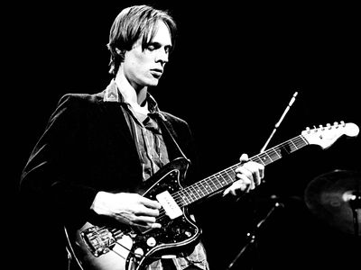 Tom Verlaine, guitarist and singer of influential rock band Television, dies at 73