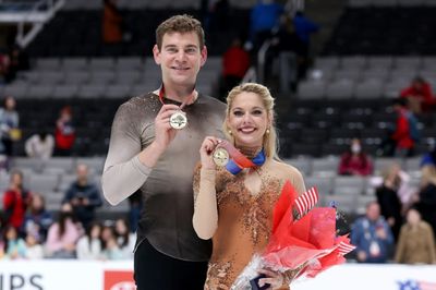 World champions Knierim, Frazier win US pairs figure skating title