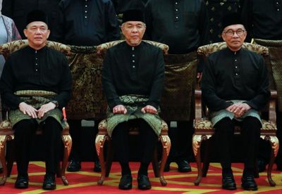 Malaysian party’s purge of senior leaders fortifies chief’s grip