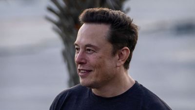 Elon Musk Jokes He's an Alien