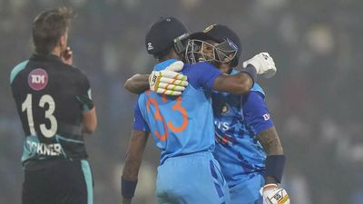 India vs New Zealand, 2nd T20I Highlights: India edge New Zealand by 6 wickets in a low-scoring thriller, level series 1-1