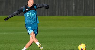 Nottingham Forest 'close' to signing Newcastle United midfielder Jonjo Shelvey