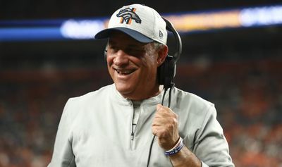 Report: Panthers DC candidate Vic Fangio set to be hired by Dolphins