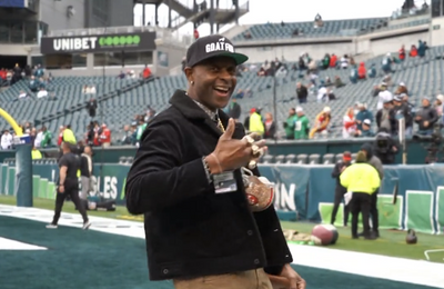 A dancing Jerry Rice trolled Eagles fans by flashing his Super Bowl rings during pregame warmups