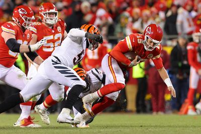 Teammates, onlookers rally around Bengals’ Joseph Ossai after AFC title game