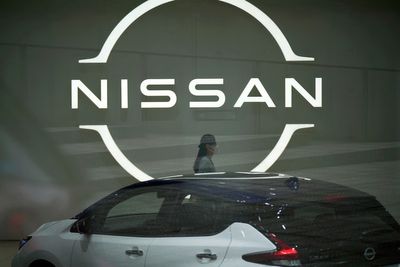 Automakers Renault, Nissan make cross-shareholdings equal