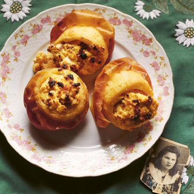 Baked apples with ricotta and raisins recipe by Olia Hercules
