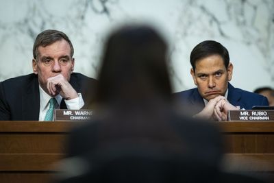 Senators Warner, Rubio claim Beijing can meddle with what's trending on TikTok