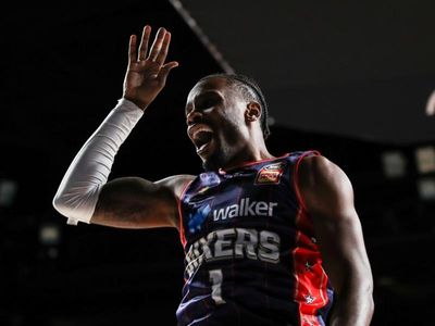 Cleveland clutch as 36ers edge Taipans