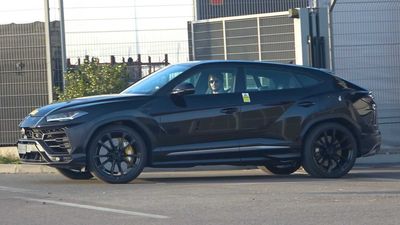 Lamborghini Urus PHEV Spied Quietly Testing In Electric Mode