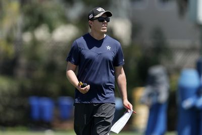 Chargers hiring Kellen Moore as offensive coordinator