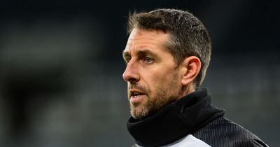 Newcastle boss questions derby red-card call as Sunderland star scores minutes after 'headlock'