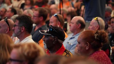 Alice Springs residents weigh $1.5 billion class action bid against NT government in 'tense' crime meeting