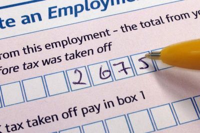 Self-assessment tax HMRC deadline looms as thousands face £100 penalty