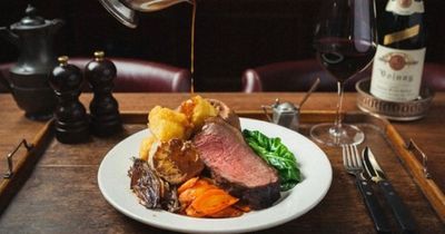 Brits baffled after New York restaurant stop serving Sunday roast at 3pm