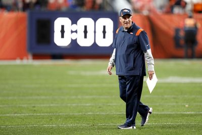 Vic Fangio might not be joining the Dolphins after all