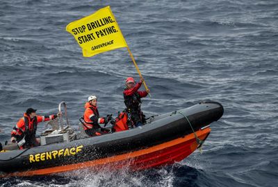 Greenpeace protesters board Shell platform bound for Shetland