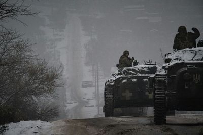 Kyiv eyes 140 Western tanks, Russia claims east Ukraine gains