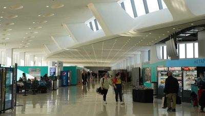 O’Hare’s expanded international terminal ‘stunning and beautiful,’ Lightfoot boasts