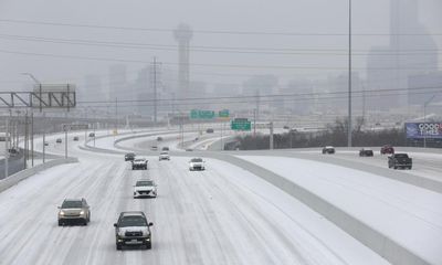 Over 1,000 flights cancelled amid dangerous winter weather in US south