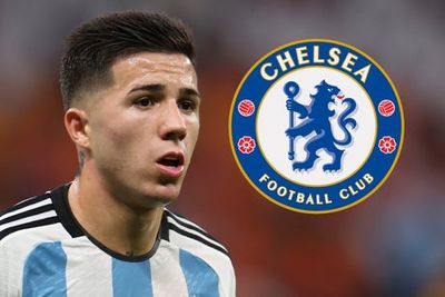 Enzo Fernandez to fly to London after Chelsea agree British record £105m deadline day transfer