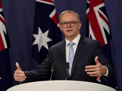 Australia shifts on controversial NZ deportations