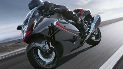 The Suzuki Hayabusa Rolls Into 2023 With New Colorways