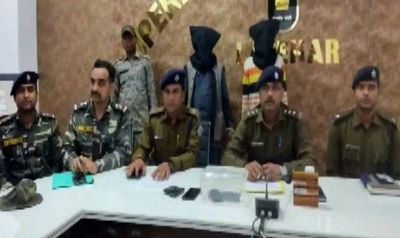 Jharkhand: Police Arrest 2 PLFI Naxals; Pamphlets, Arms, Mobile Phones Recovered