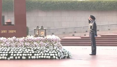 Air Marshal AP Singh Pays Tribute To Fallen Soldiers At National War Memorial