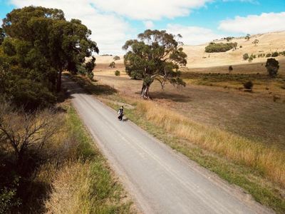 Japanese backpacker using scooter to travel 3,000km from Melbourne to Cairns