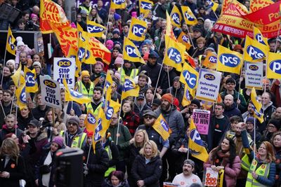 Live as workers across Glasgow gather for a major rally