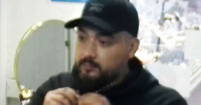 Footage released after jeweller paid thousands for worthless 'gold'