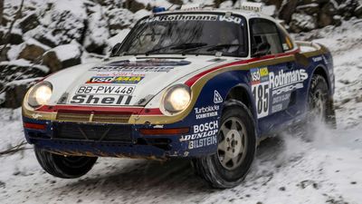 Watch Porsche 959 Prepare For Restoration By Losing Its Body Panels