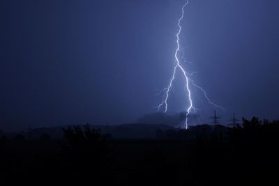 Hundreds of Lanarkshire homes without power after lightning strike