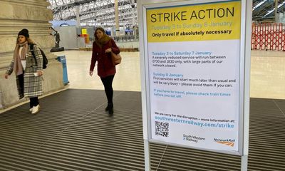 Network Rail makes revised offer to RMT in effort to end dispute