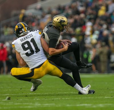 CBS Sports sends Iowa edge rusher Lukas Van Ness to Vikings in latest mock